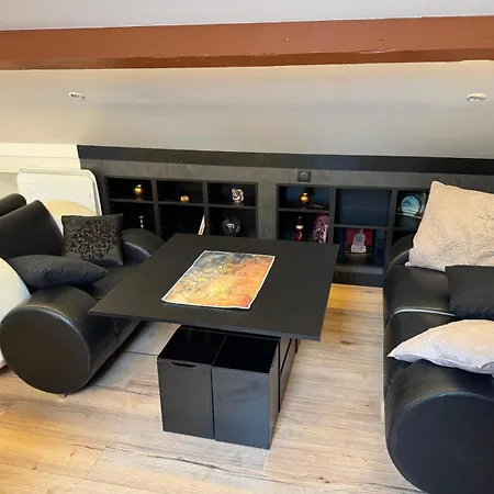 Close To Transport And Shops *