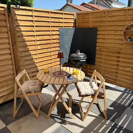 Close To Transport And Shops * Clamart
